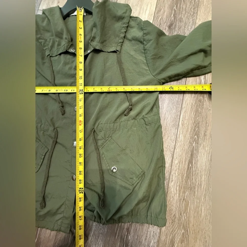 #2) Lightweight Green Hooded Jacket with  Skull detail back ( armpit 22 1/2” - Picture 7 of 8